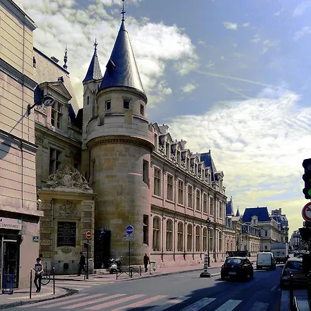 شقة Architect's Duplex - Marais *